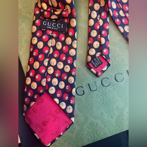 Authentic Gucci tie - Picture 5 of 7